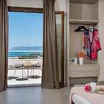 Maria Con Piscina E Vista Mare *