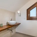 Maria Con Piscina E Vista Mare *