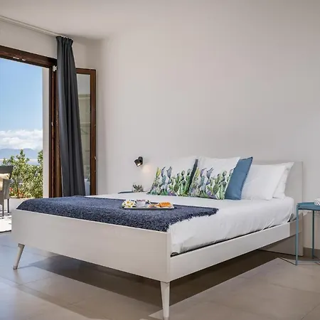 Maria Con Piscina E Vista Mare فيلة كاستيلاّماري ديل غو