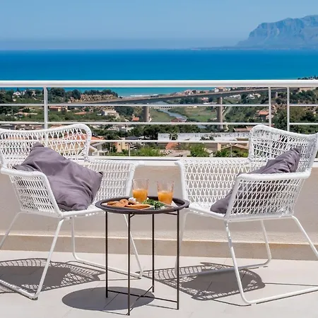 Maria Con Piscina E Vista Mare فيلة