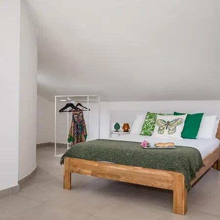 Maria Con Piscina E Vista Mare فيلة