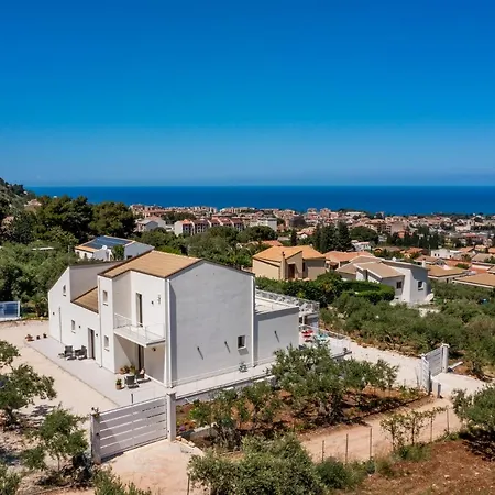 Maria Con Piscina E Vista Mare Villa *