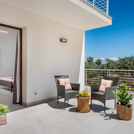 Maria Con Piscina E Vista Mare فيلة كاستيلاّماري ديل غو