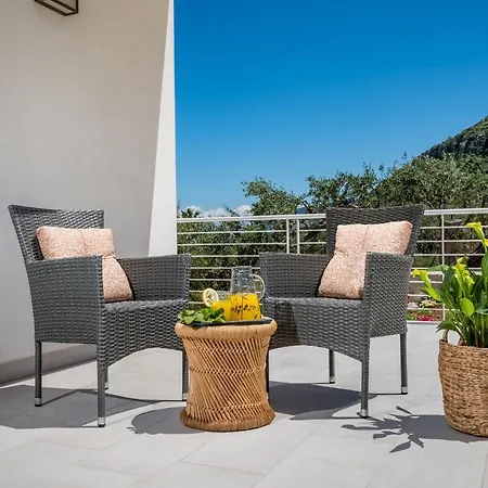 Villa Maria Con Piscina E Vista Mare *