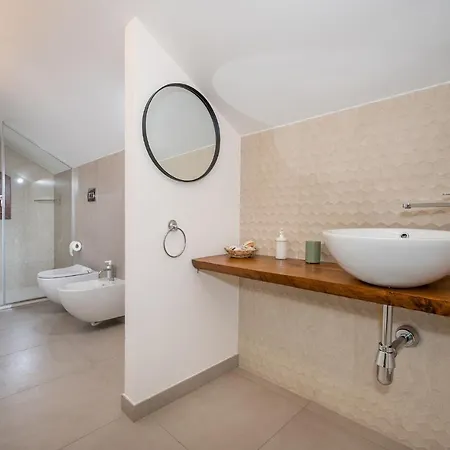 Maria Con Piscina E Vista Mare كاستيلاّماري ديل غو