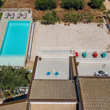 Maria Con Piscina E Vista Mare カステッランマーレ・デル・ゴルフォ