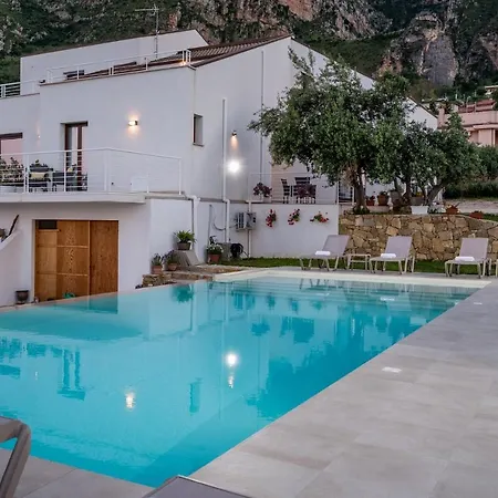 Maria Con Piscina E Vista Mare Villa
