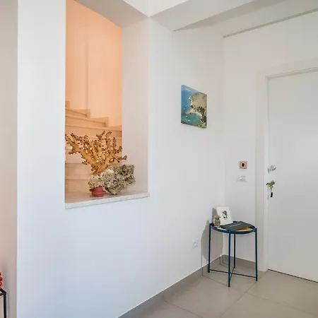 Maria Con Piscina E Vista Mare * كاستيلاّماري ديل غو