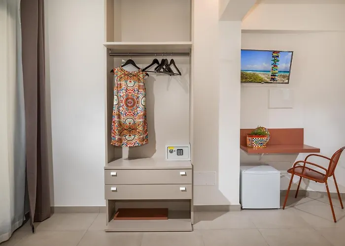 ヴィラ Maria Con Piscina E Vista Mare カステッランマーレ・デル・ゴルフォ