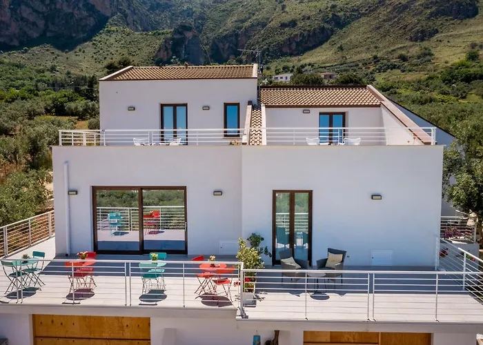 Maria Con Piscina E Vista Mare ヴィラ