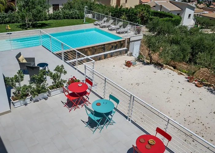 Maria Con Piscina E Vista Mare カステッランマーレ・デル・ゴルフォ