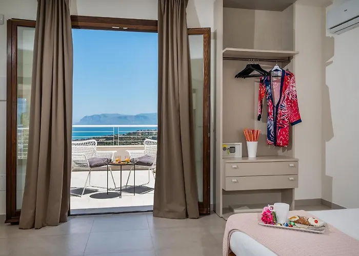 Maria Con Piscina E Vista Mare *