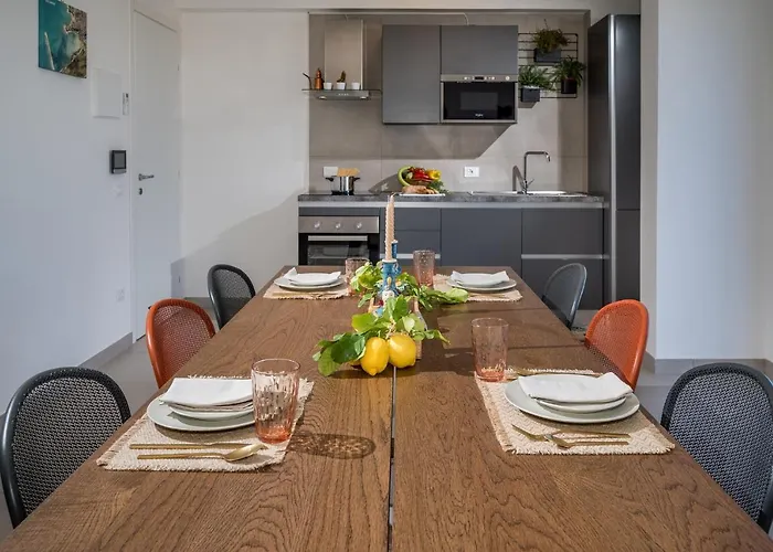 Maria Con Piscina E Vista Mare ヴィラ カステッランマーレ・デル・ゴルフォ