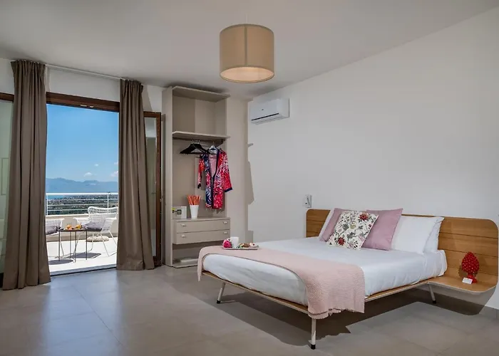 Maria Con Piscina E Vista Mare ヴィラ カステッランマーレ・デル・ゴルフォ