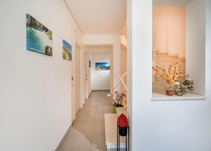 Maria Con Piscina E Vista Mare ヴィラ カステッランマーレ・デル・ゴルフォ