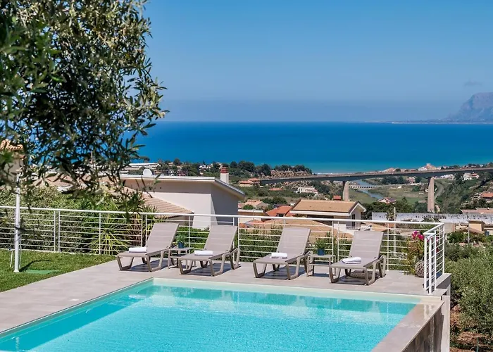 ヴィラ Maria Con Piscina E Vista Mare カステッランマーレ・デル・ゴルフォ