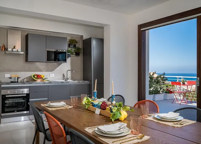 ヴィラ Maria Con Piscina E Vista Mare